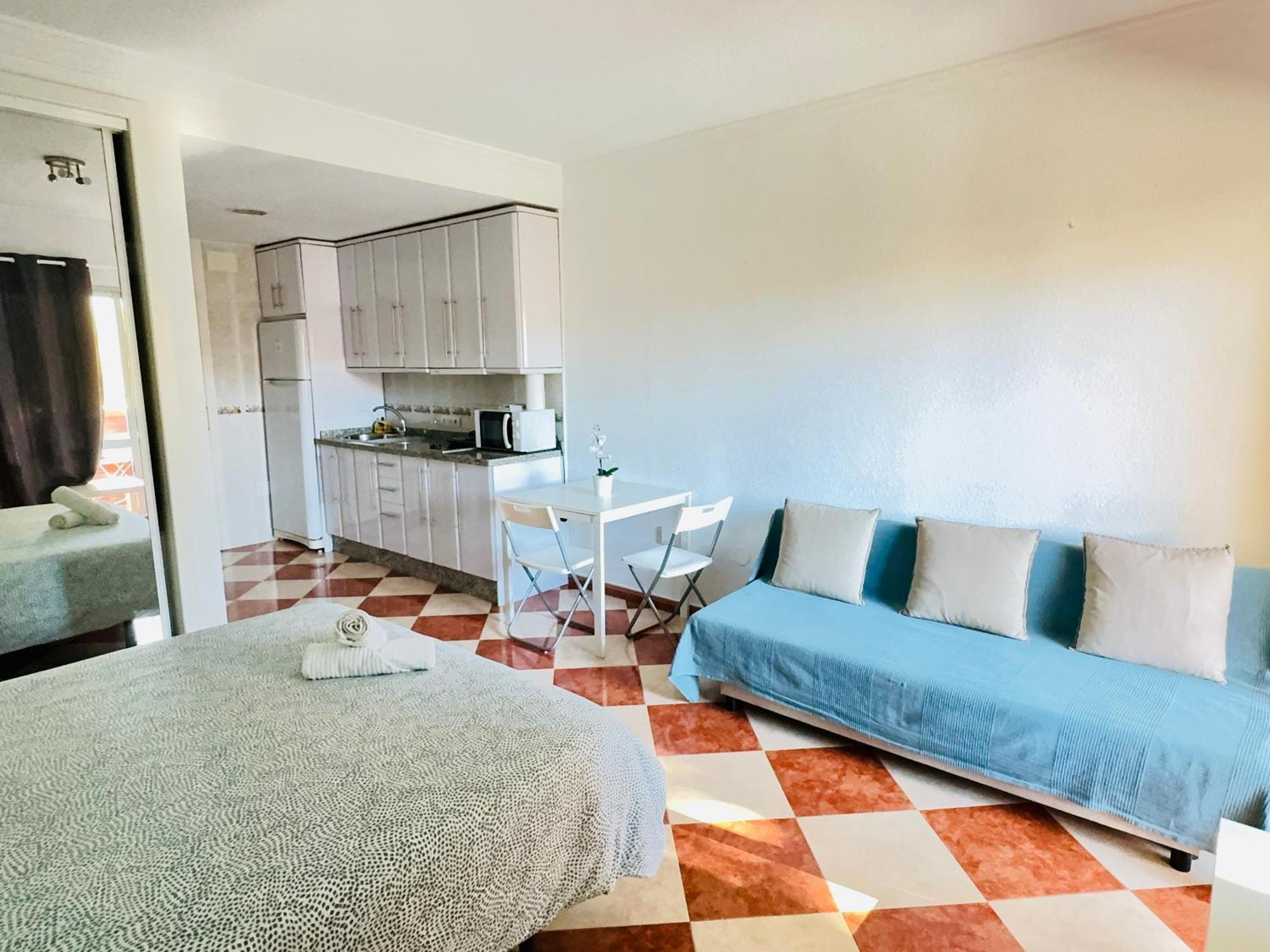 G&g Benalbeach Sea Views Apartament